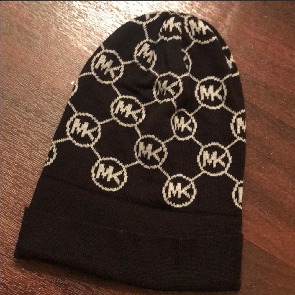 MK BEANIE